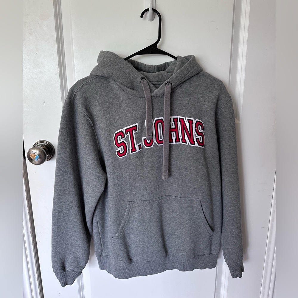 St. John Gray Sweater with Classic Design